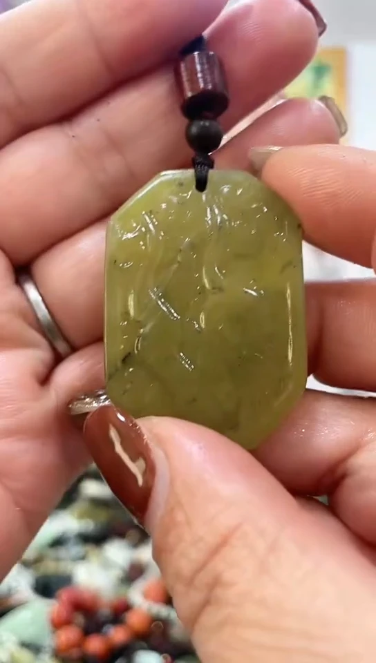 未镶嵌岫玉挂件