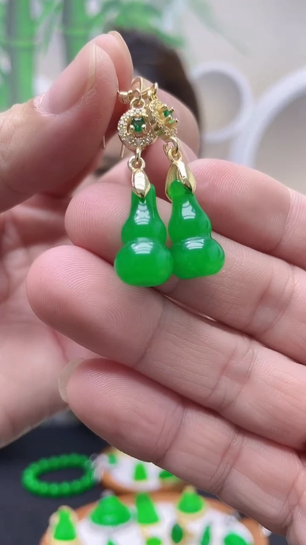 14K金镶嵌翡翠耳饰A103