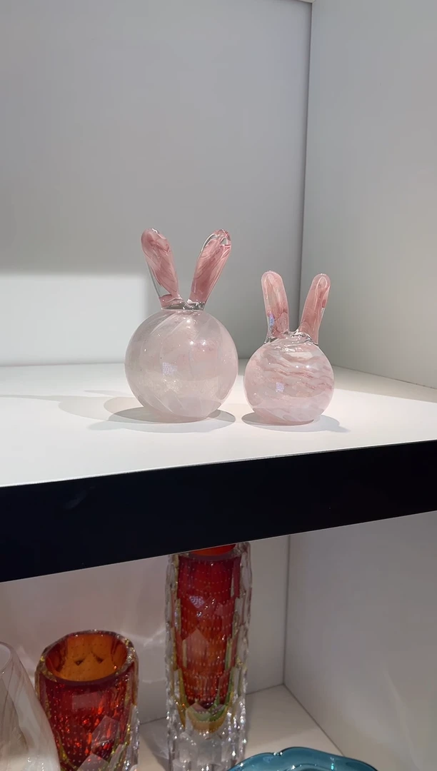 粉色可爱小兔子一对