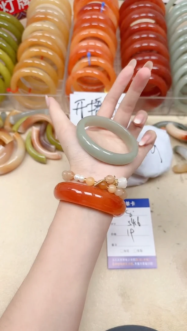 未镶嵌手镯石英质玉8/54.6