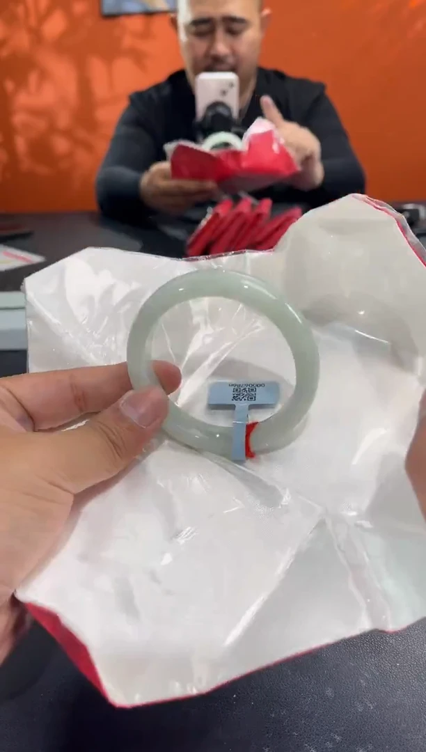 未镶嵌手镯翡翠5