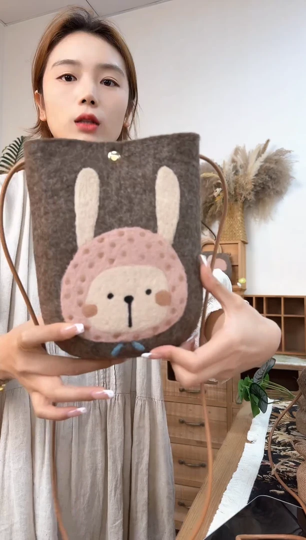 羊毛非遗纯手工 羊毛毡包包