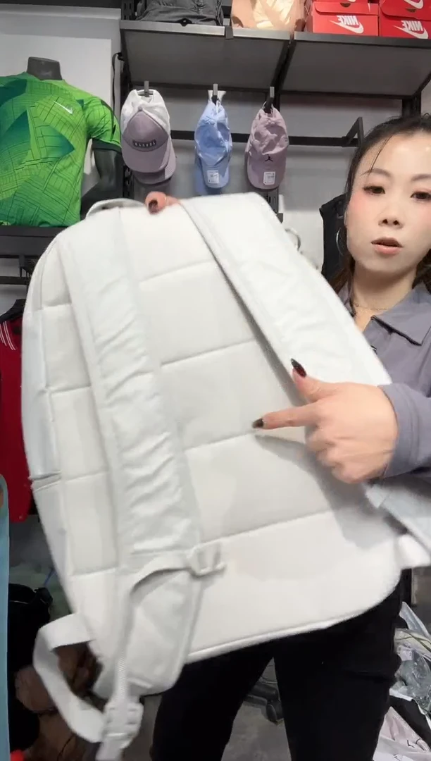 1188编码 瑕疵款直播间过款为准 尺码
