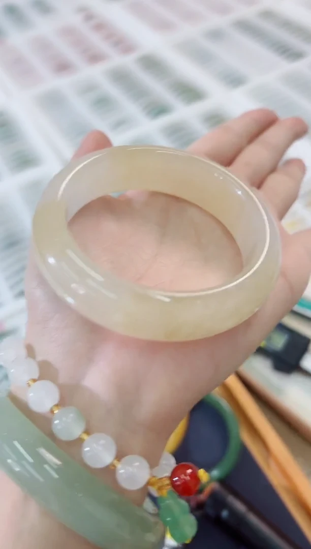 未镶嵌手镯石英质玉53-54HU