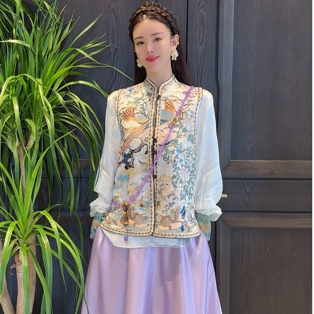 潇潇【吉祥鸟】2025新款新中式中国风盘扣显瘦刺绣宋锦马甲
