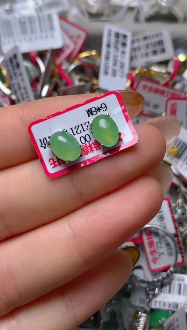 银S925镶嵌戒指翡翠百内无证书