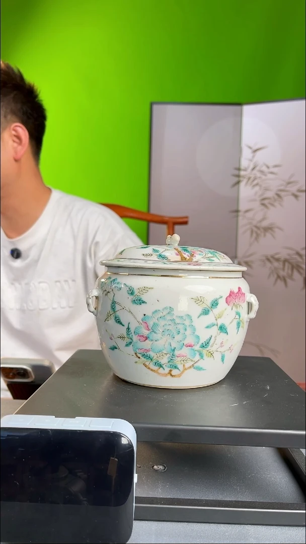 工艺品粉彩花开富贵盖缸