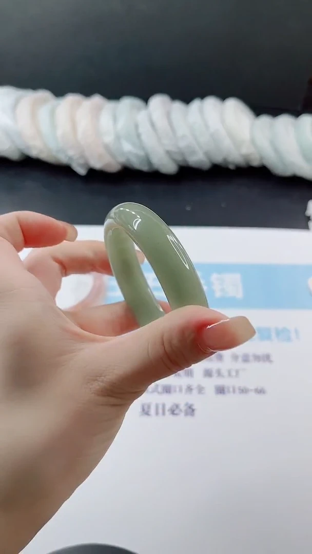 未镶嵌手镯石英质玉多样性发货V292