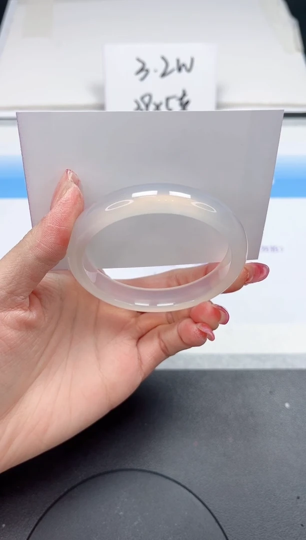 【闪购商品】石英质玉手镯未镶嵌244-56.8