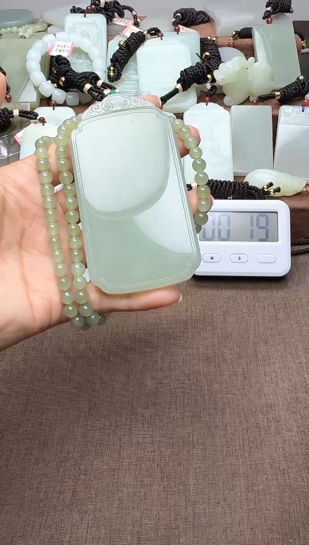 颈饰未镶嵌和田玉1