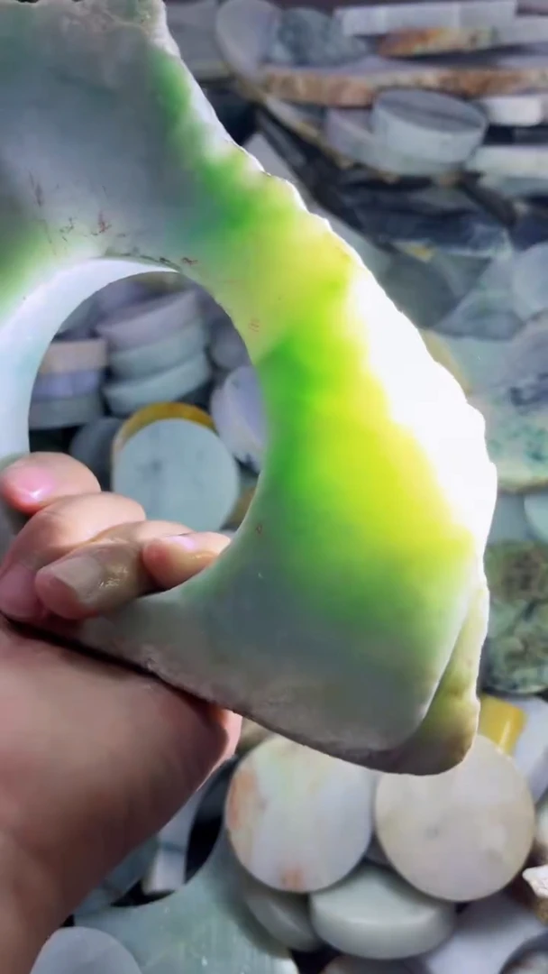 【闪购商品】翡翠挂件未镶嵌A货康壹246