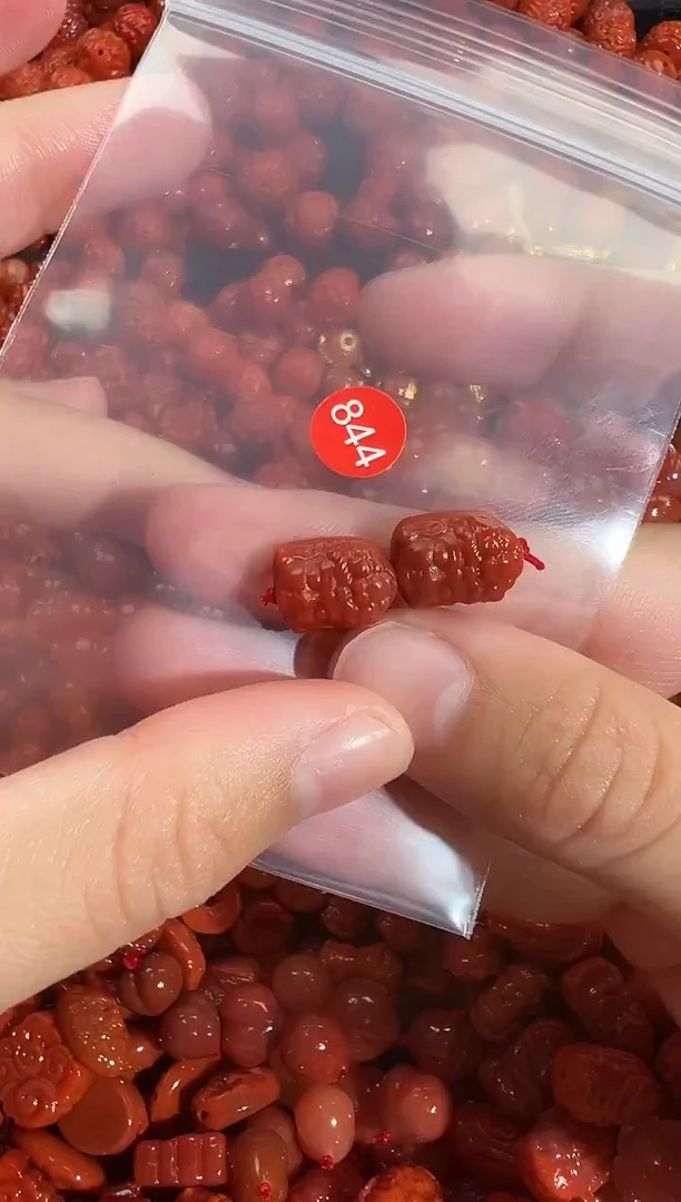 颈饰未镶嵌南红玛瑙1