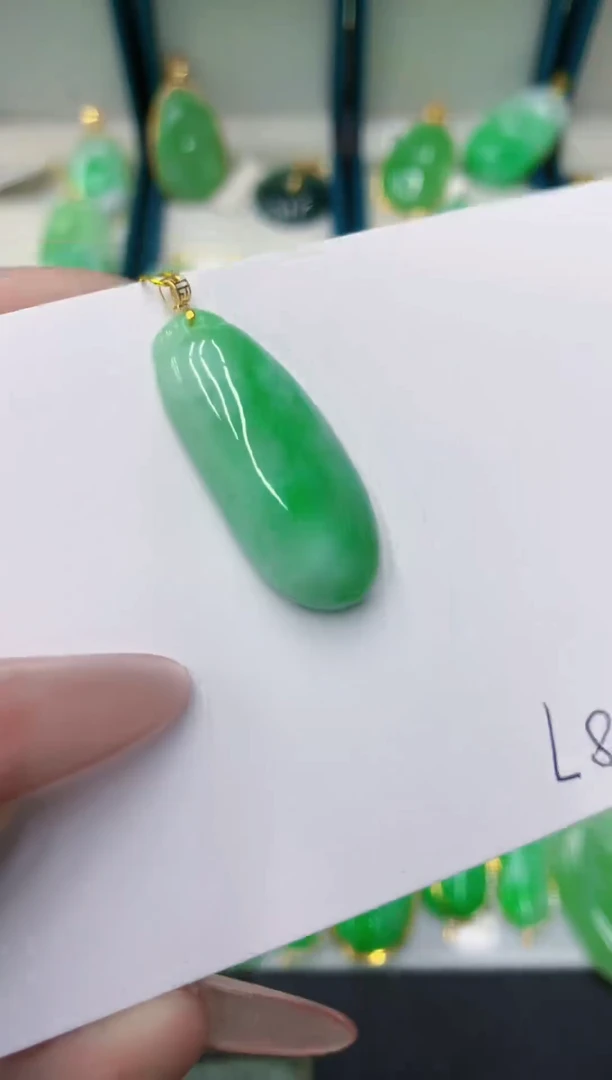 颈饰18K金镶嵌翡翠11111