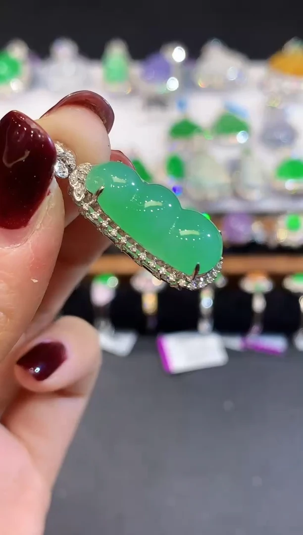 吊坠(不含链)18K金镶嵌翡翠L多样性发其一