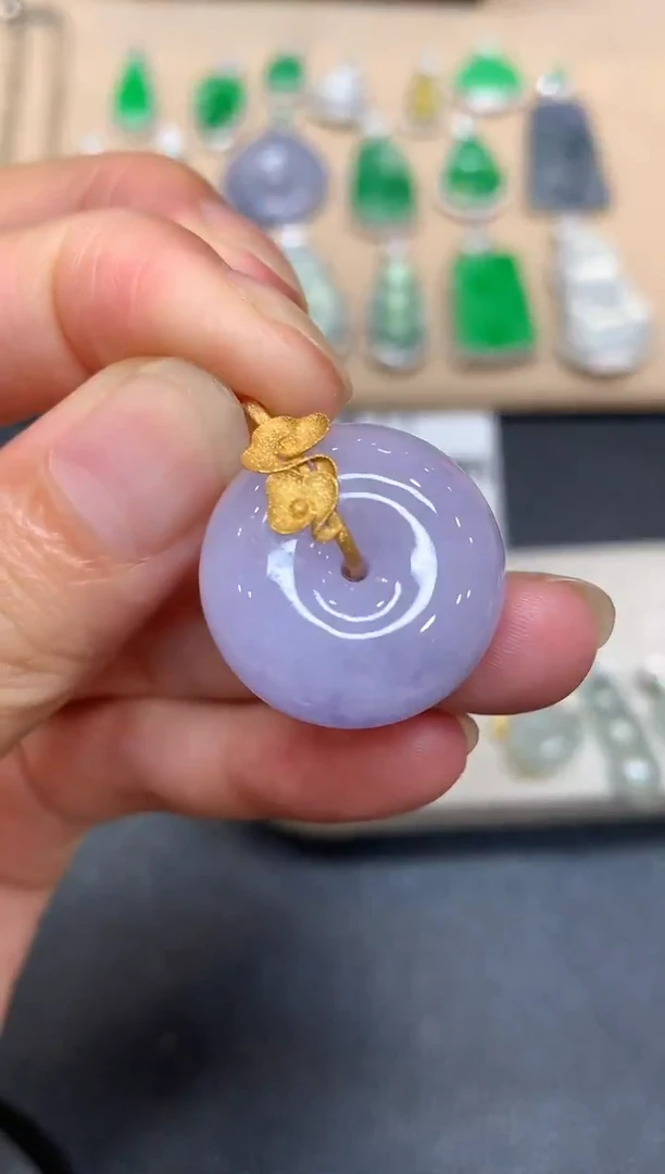 颈饰18K金镶嵌翡翠平安扣【无服务费