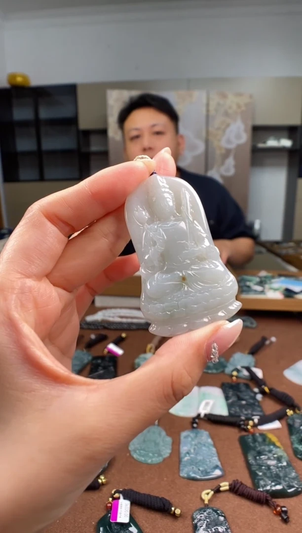 颈饰未镶嵌翡翠多样性发其一