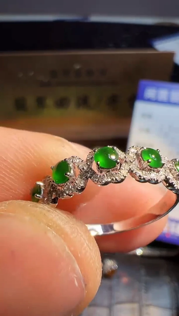 【闪购商品】翡翠戒指18K金镶嵌翡翠回流