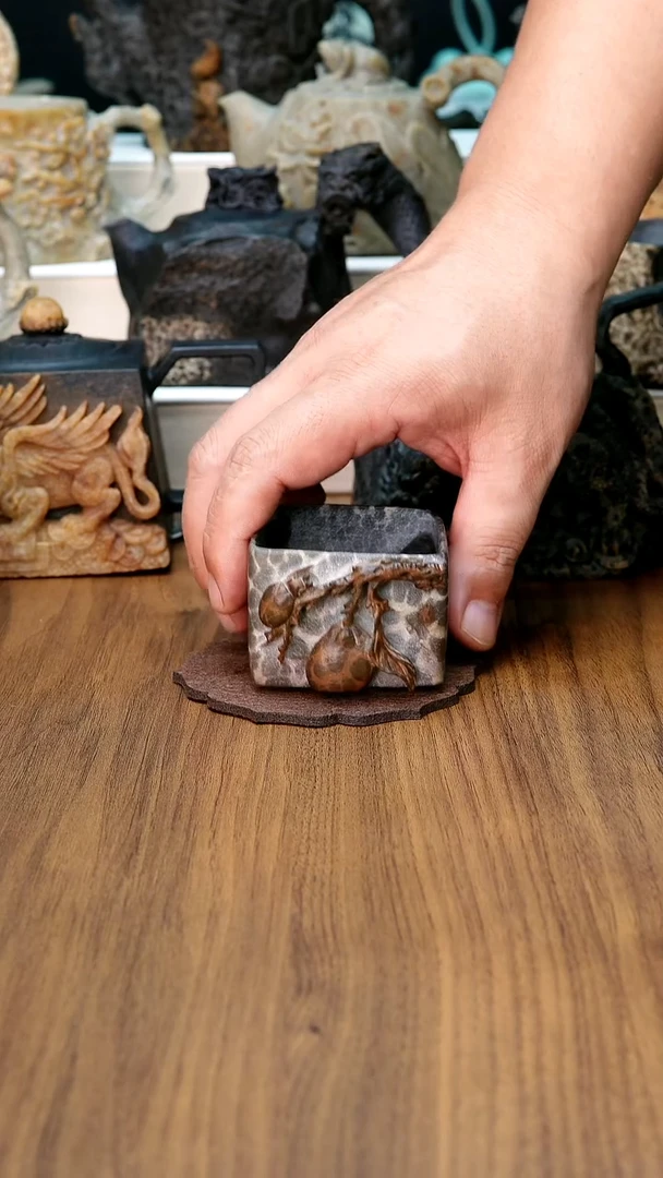 贺冰碛岩富甲天下雕刻杯