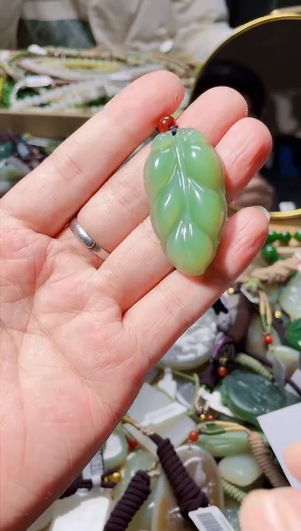 【闪购商品】和田玉颈饰未镶嵌拍一发一