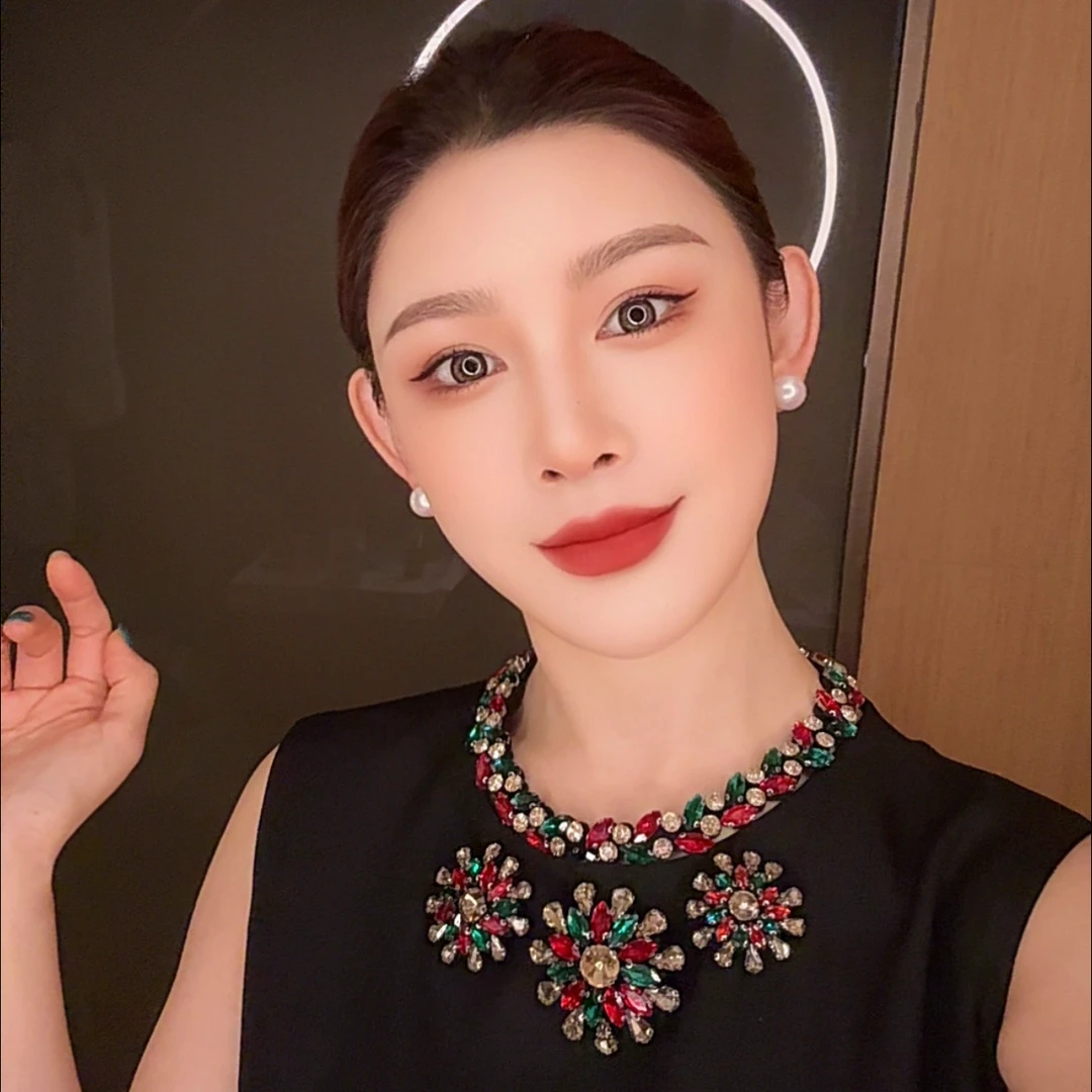 精致魅力时尚树叶环绕雏菊花朵满钻配饰组合AZ893