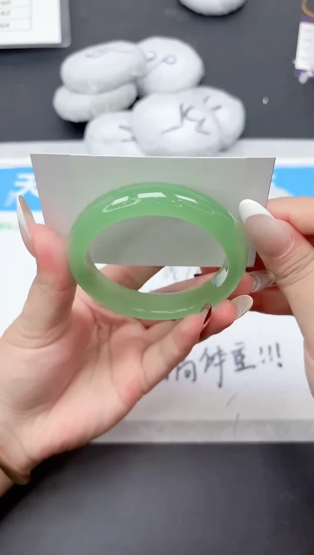 未镶嵌手镯石英质玉A214-57.4