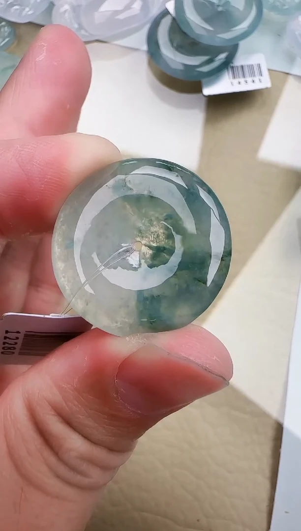 翡翠未镶嵌颈饰缅甸天然翡翠