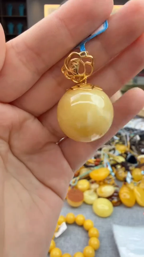 琥珀颈饰未镶嵌70秒拍号 假一罚三
