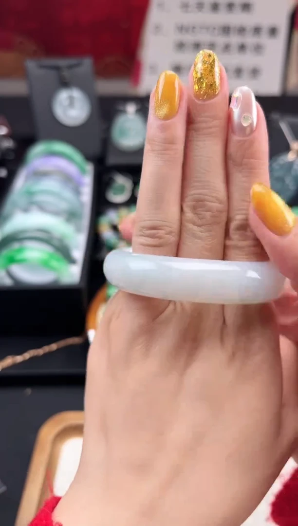 【闪购商品】翡翠手镯未镶嵌手镯