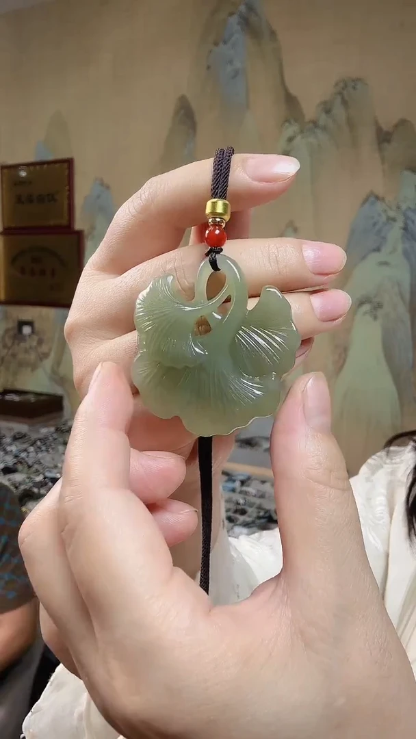 颈饰未镶嵌和田玉.