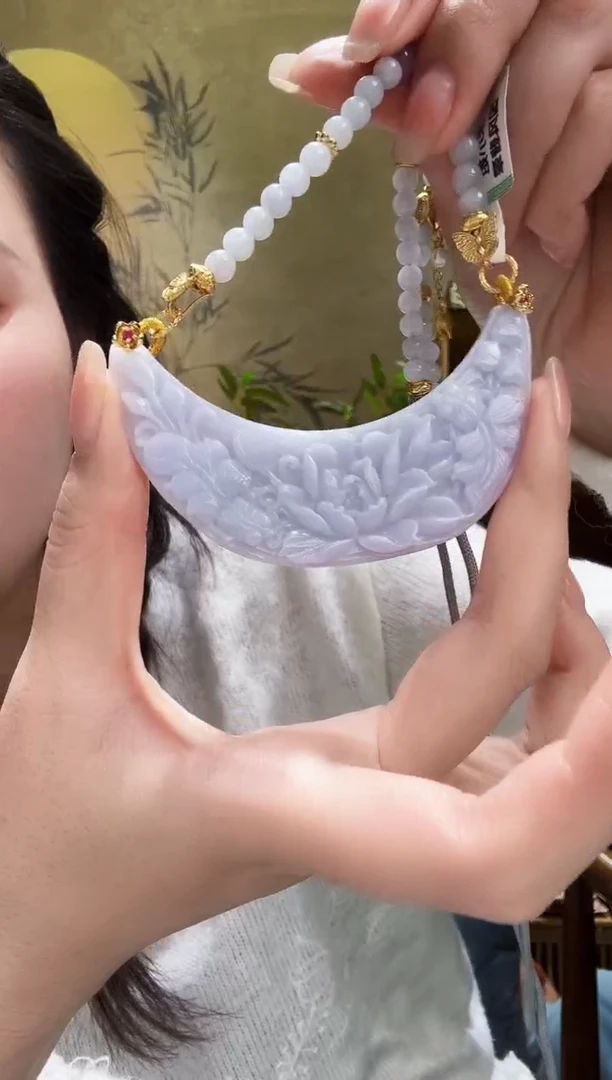 颈饰未镶嵌翡翠吊坠