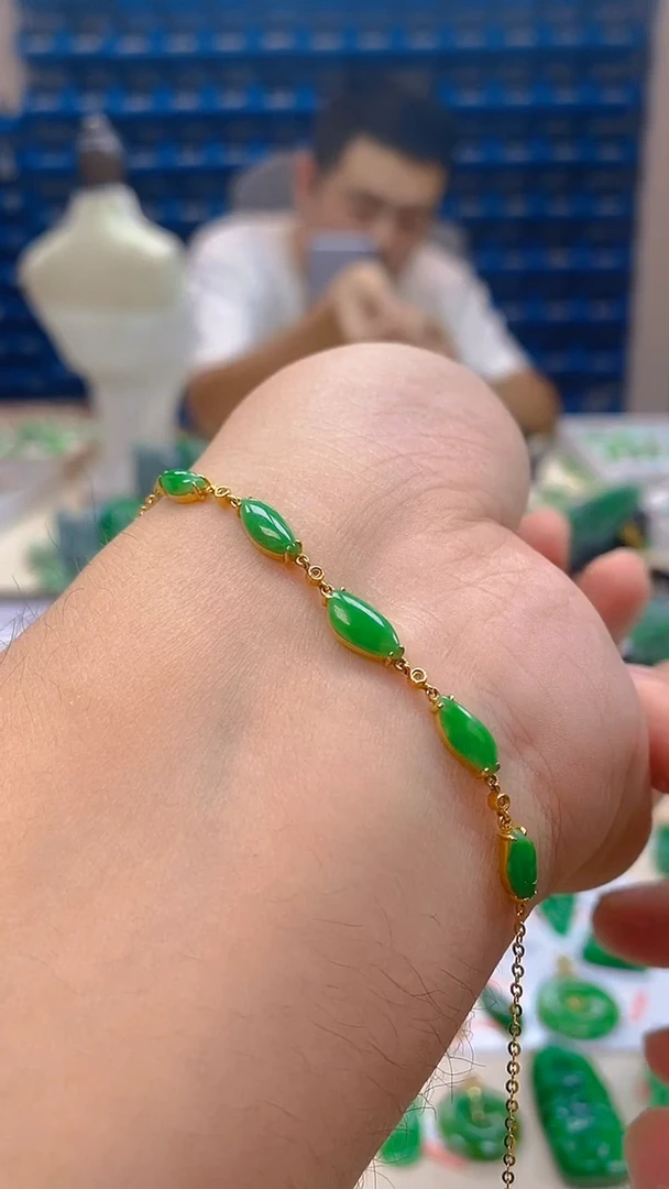 颈饰18K金镶嵌翡翠新号开播 全场乱卖