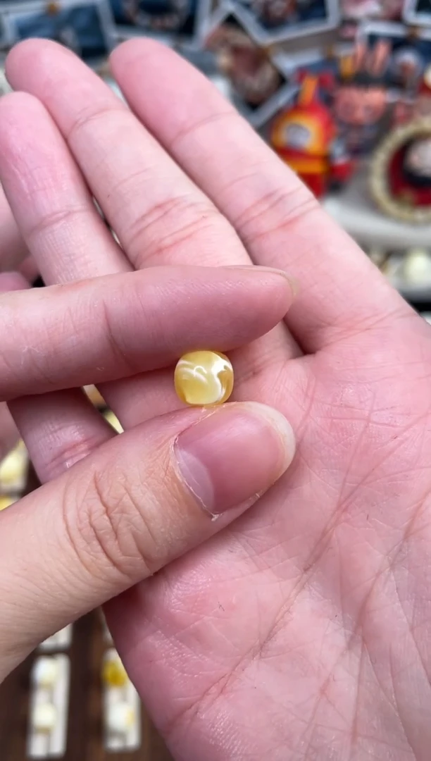 未镶嵌琥珀裸石老型
