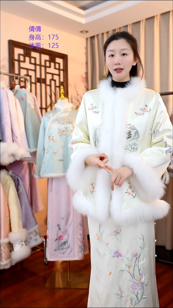 刺绣乳白色棉服  非遗手工苏绣苏绣服饰