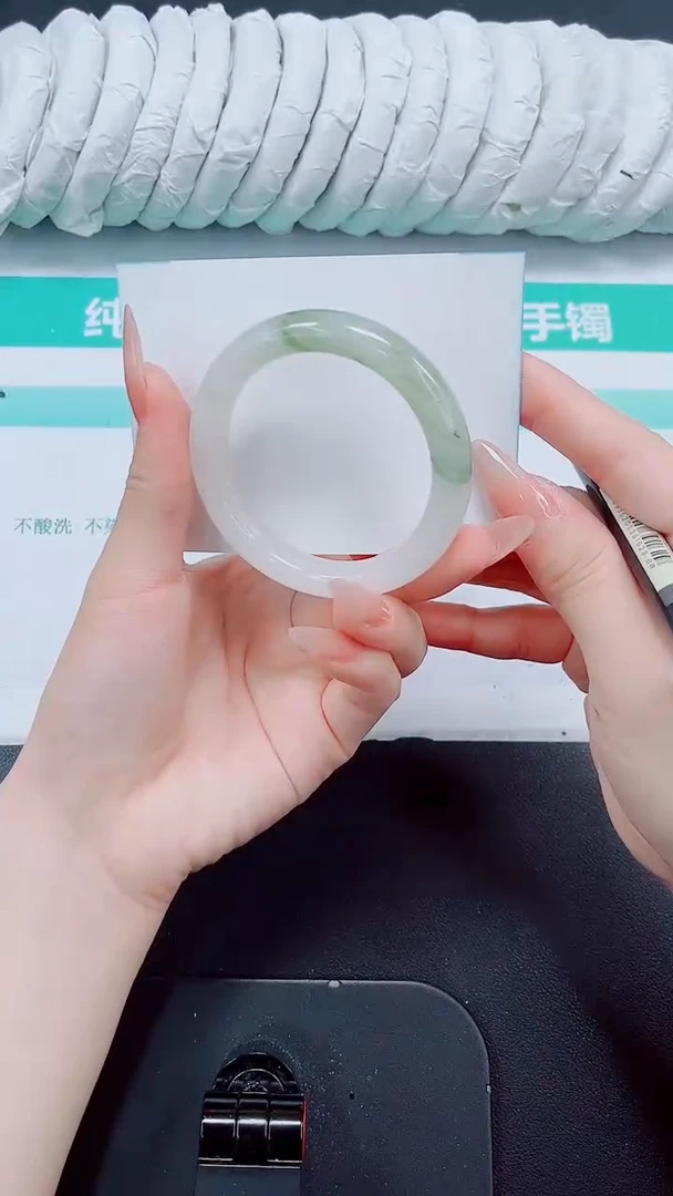 石英质玉手镯未镶嵌44/50