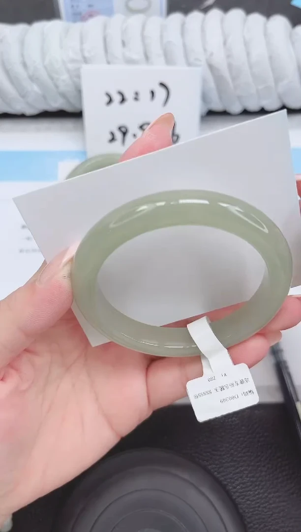 未镶嵌手镯石英质玉50-58.2