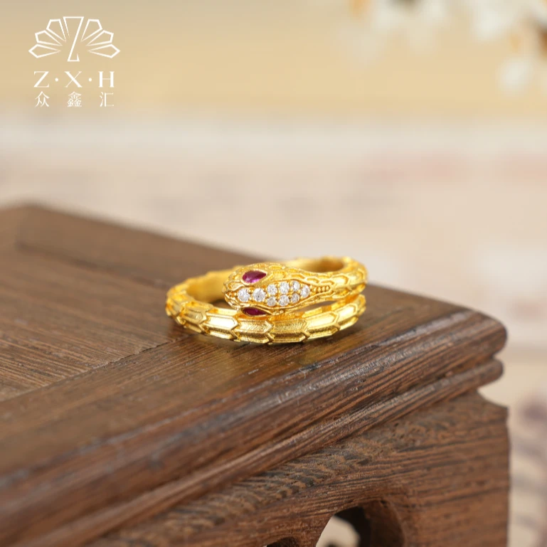 {众鑫汇}足金999  莫桑点钻灵蛇古法戒指