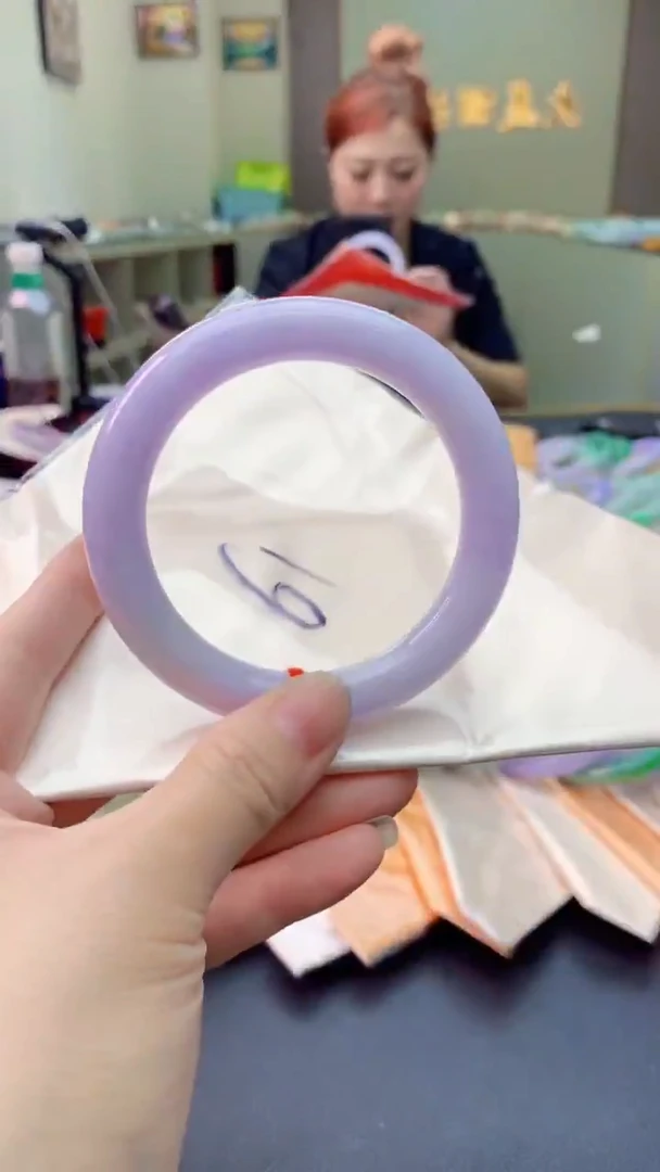 翡翠手镯未镶嵌0180648291