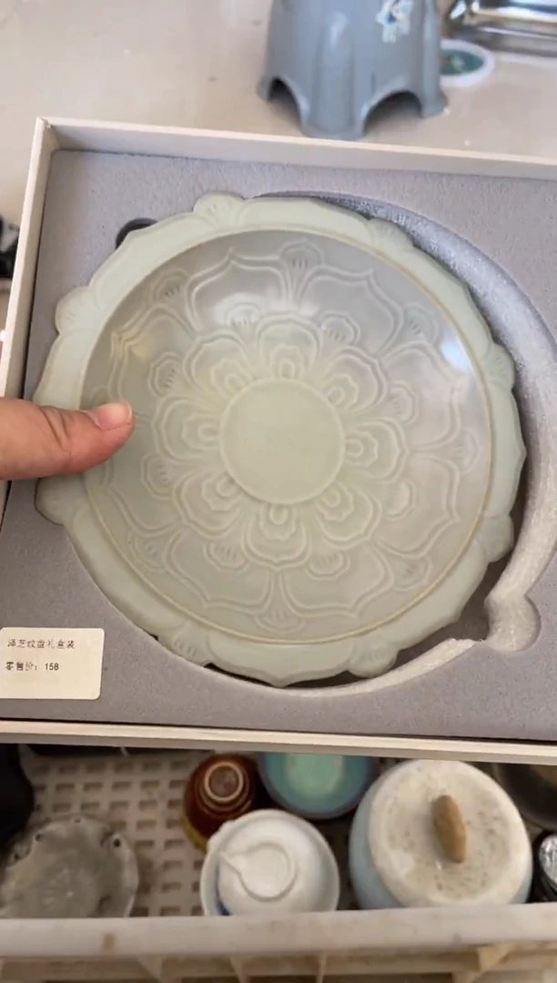 杯有小磕碰的介意勿拍