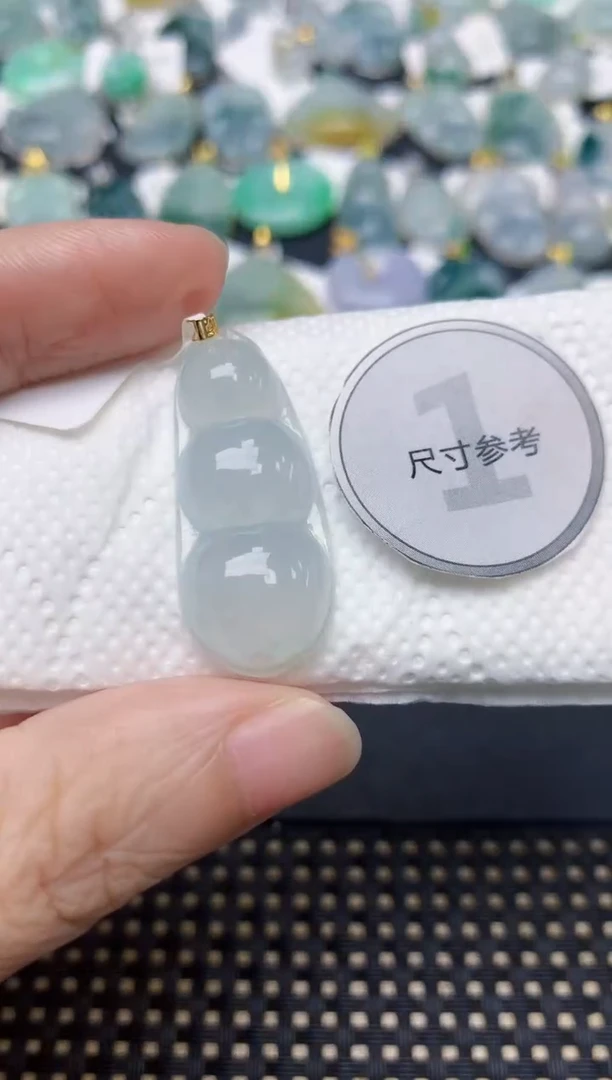 颈饰18K金镶嵌翡翠天然缅甸A货翡翠