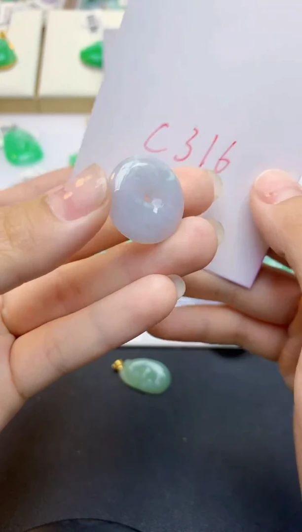 翡翠未镶嵌颈饰天然缅甸A货翡翠