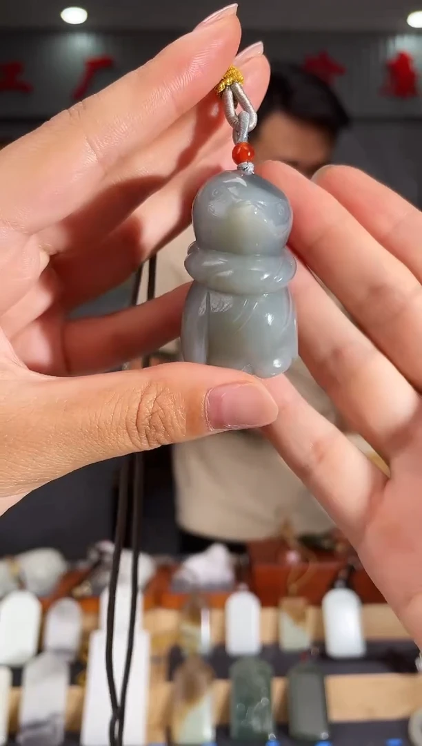 和田玉未镶嵌颈饰1