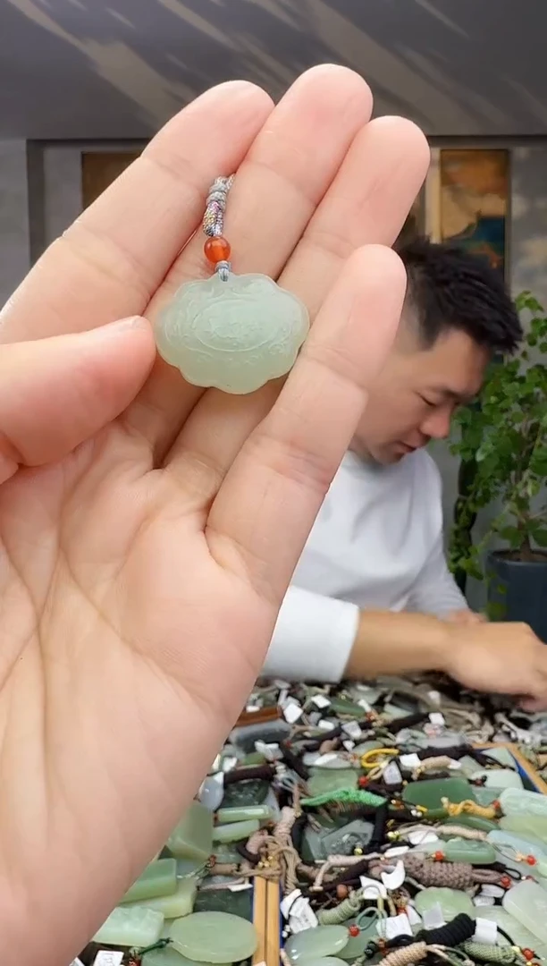 未镶嵌和田玉挂件拍一发一