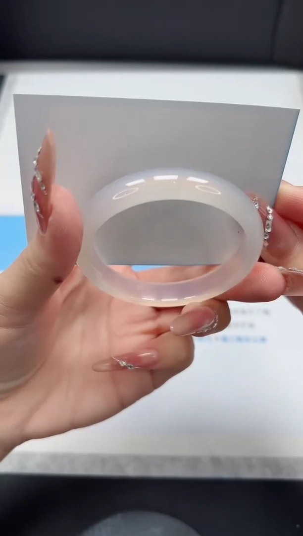 【闪购商品】石英质玉手镯未镶嵌38/54荔枝