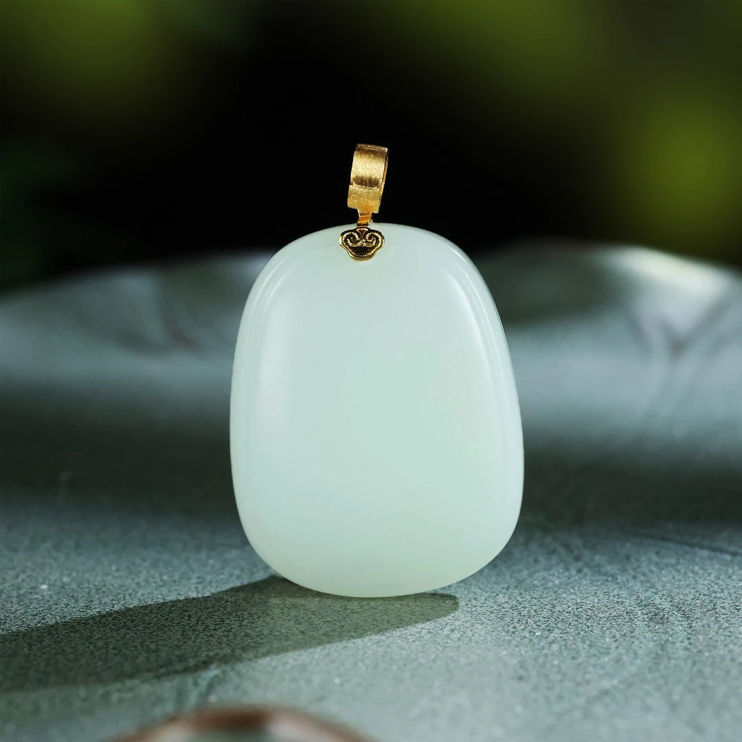 如意/18K金和田玉白玉吊坠