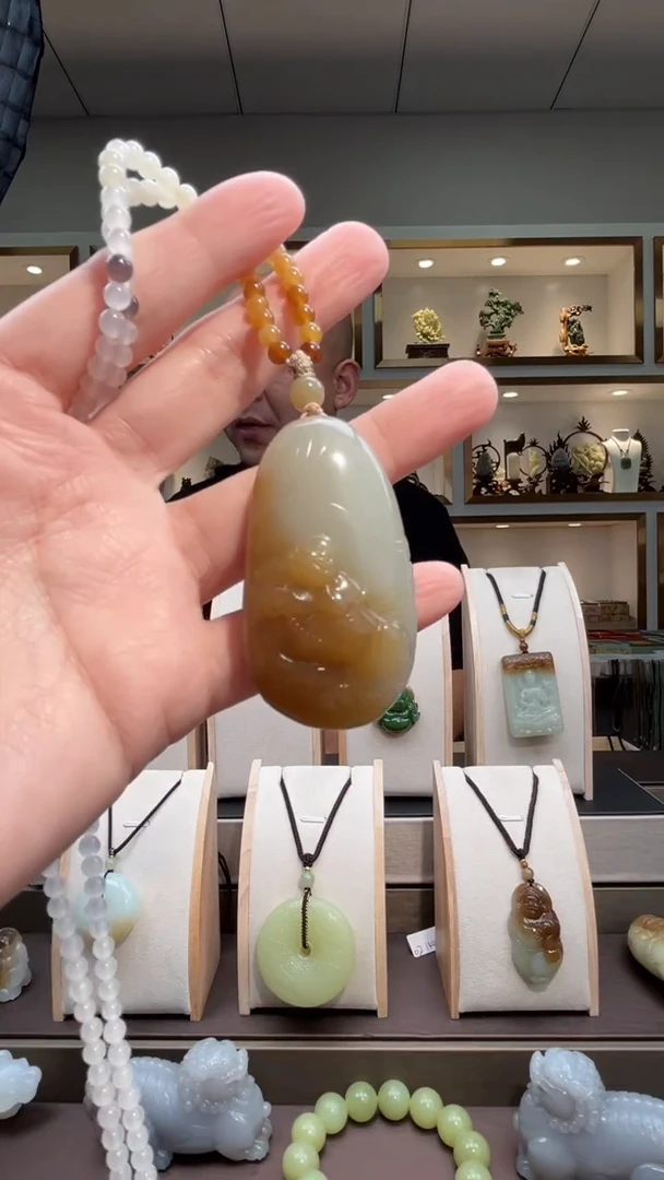 颈饰未镶嵌和田玉苏