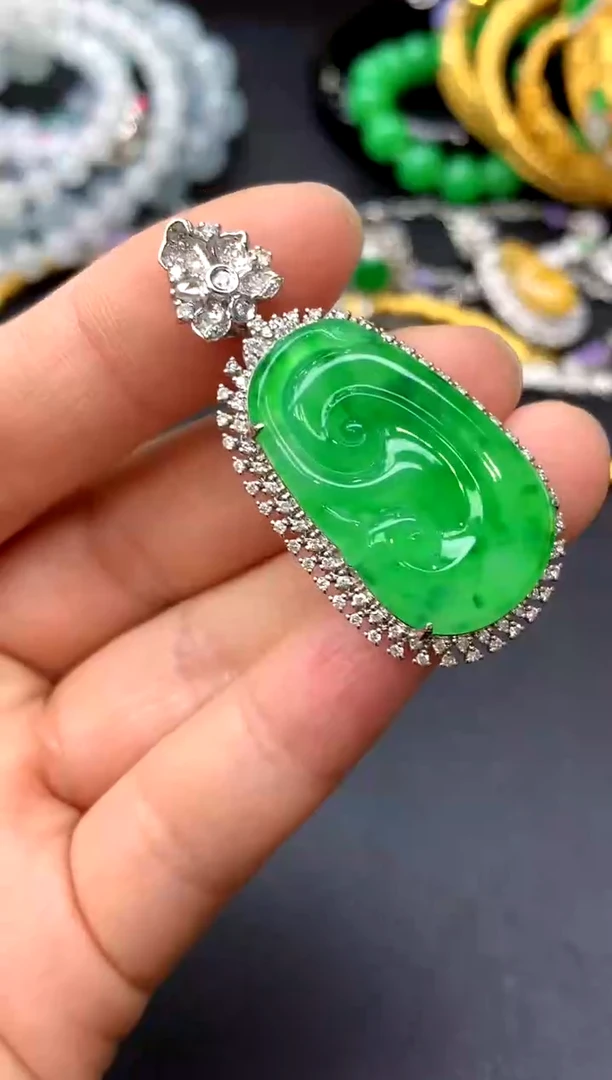 颈饰18K金镶嵌翡翠525-中国好珍宝