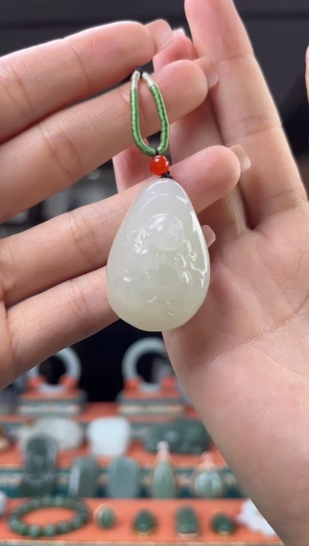 和田玉未镶嵌颈饰佩佩