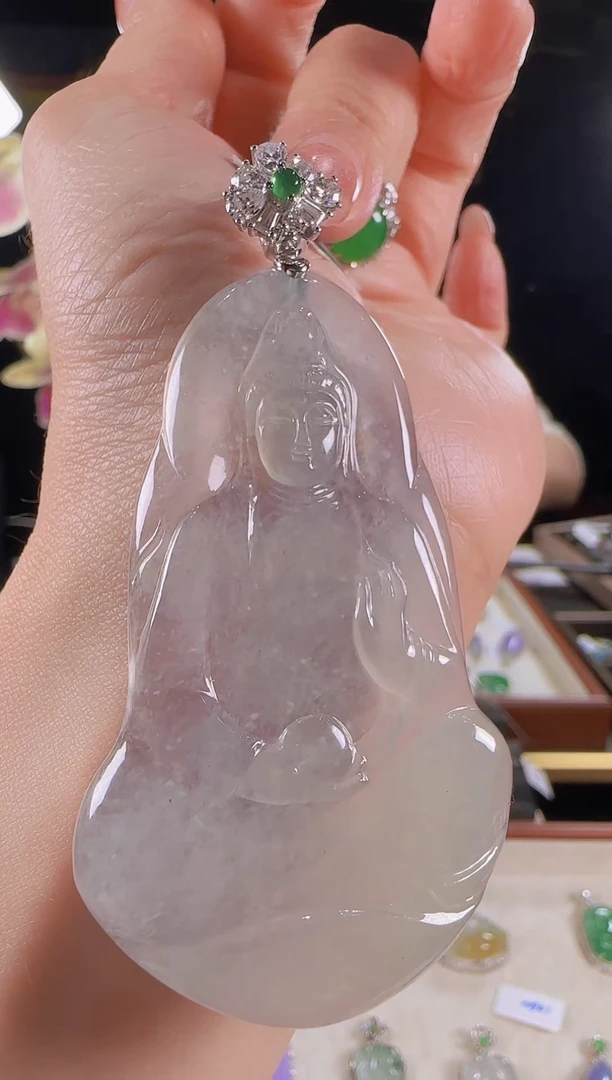 【闪购商品】翡翠吊坠(不含链)18K金镶嵌玻璃种观音