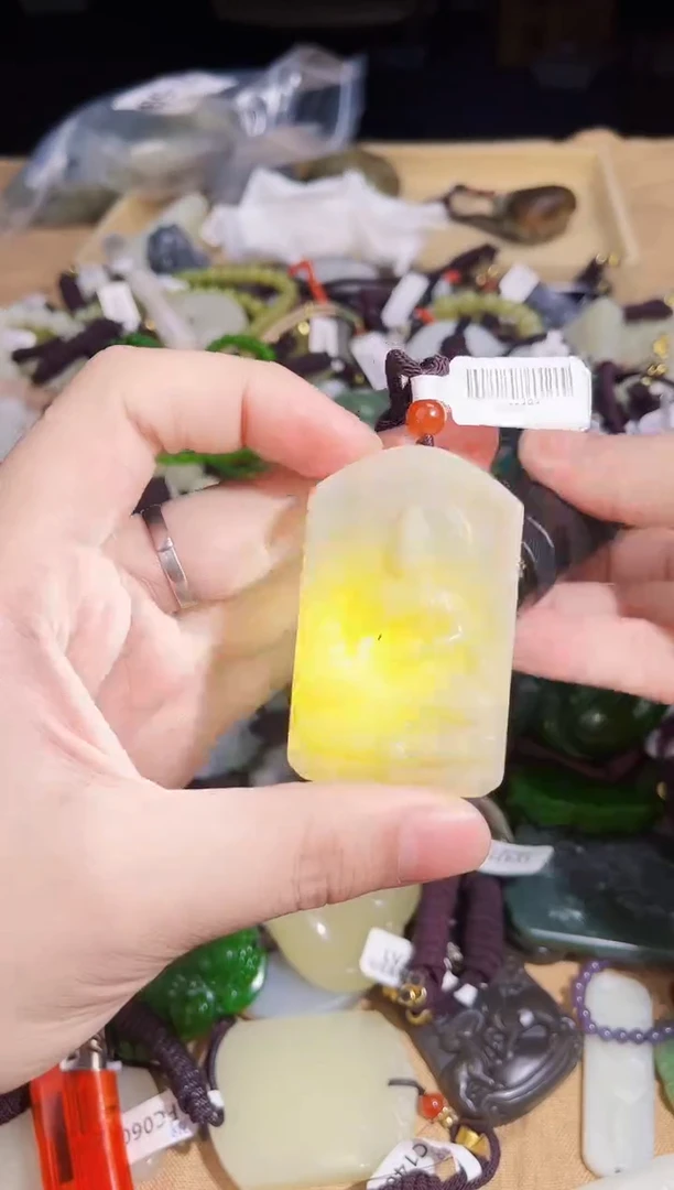 颈饰未镶嵌和田玉1