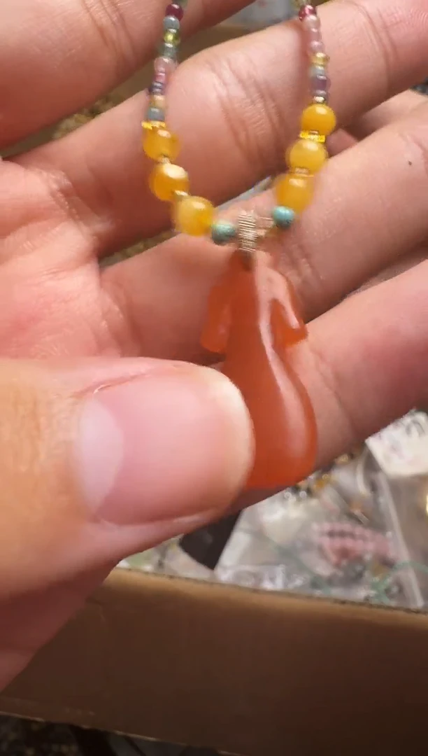 水晶手串未镶嵌上